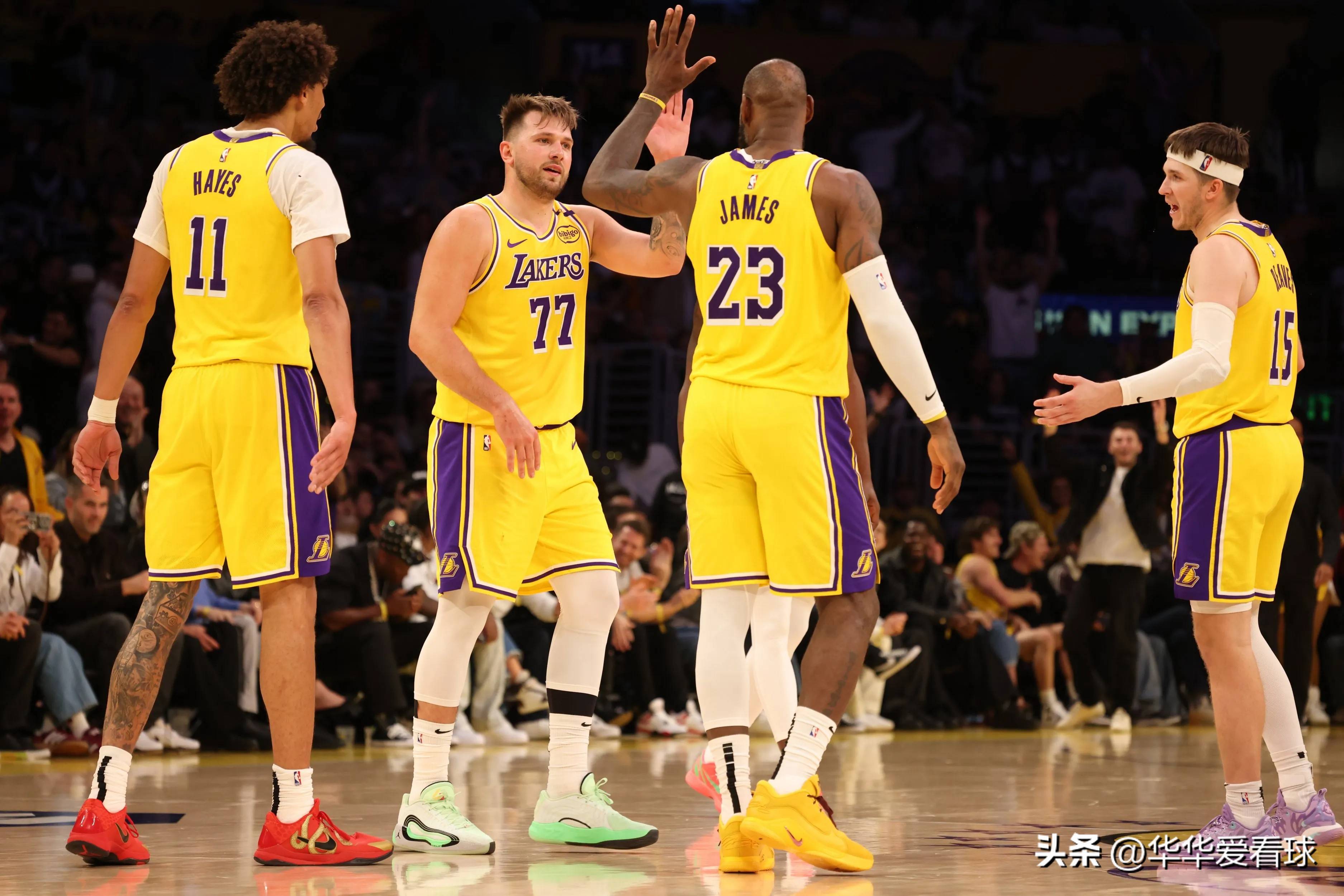 湖人轻松击败对手，实现四连胜