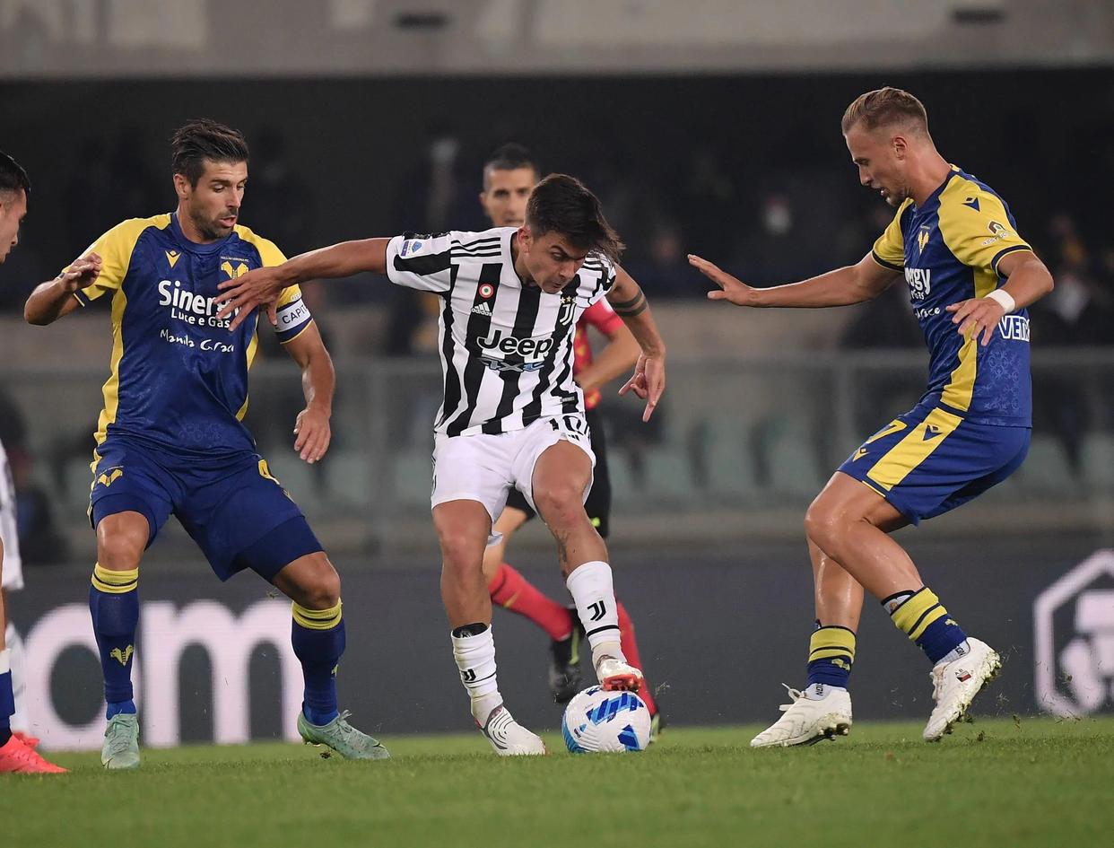 维罗纳队前锋发威，率队豪取一场重要胜利