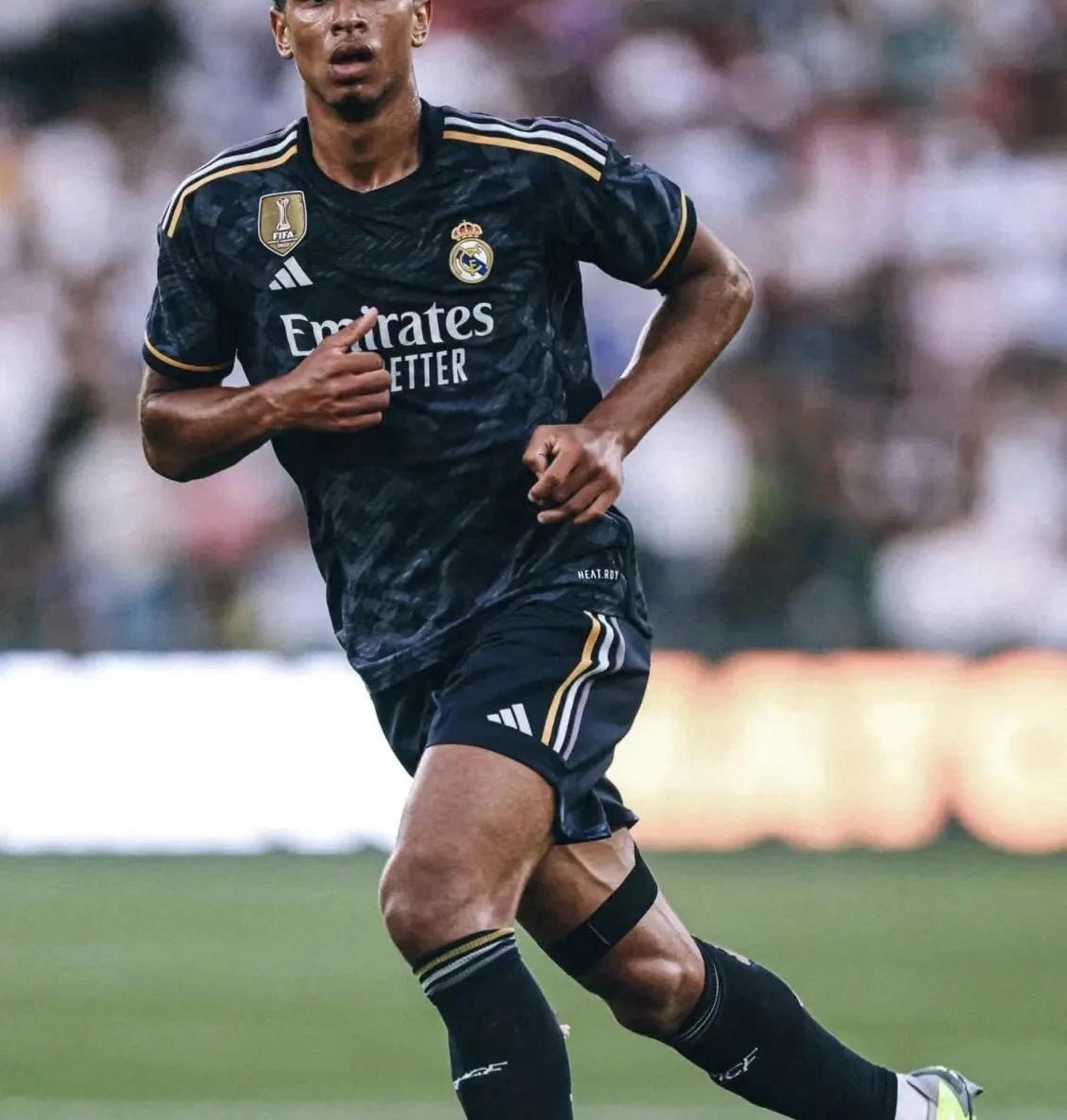 皇家马德里：队长阿隆索表态将继续演艺绿火苗的简单介绍