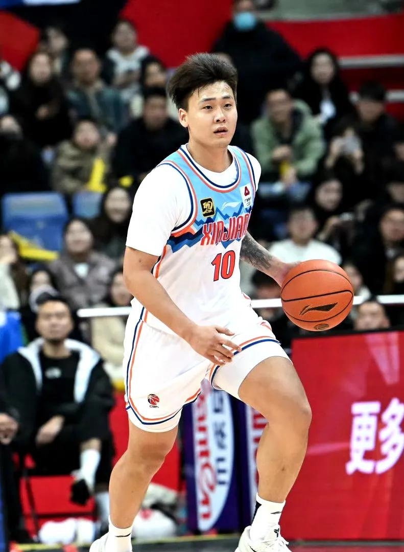 开云体育登录-新疆队全队状态低迷，面临困难局面