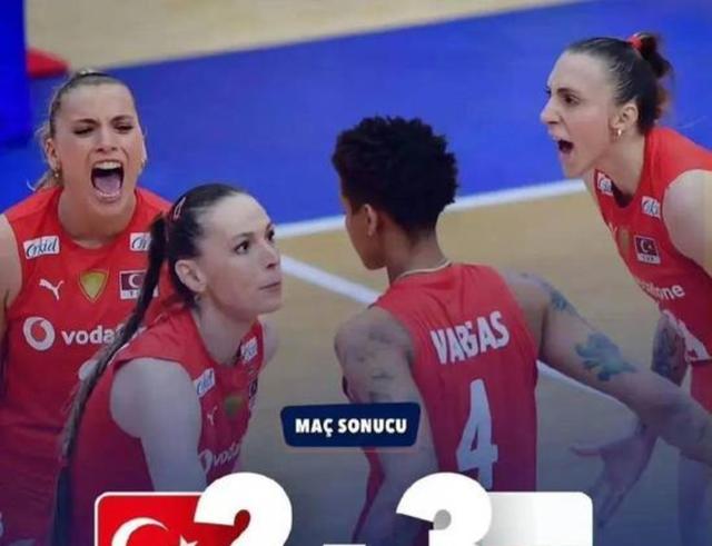 开云体育在线-波兰遭遇丹麦逼平，小组出线悬念