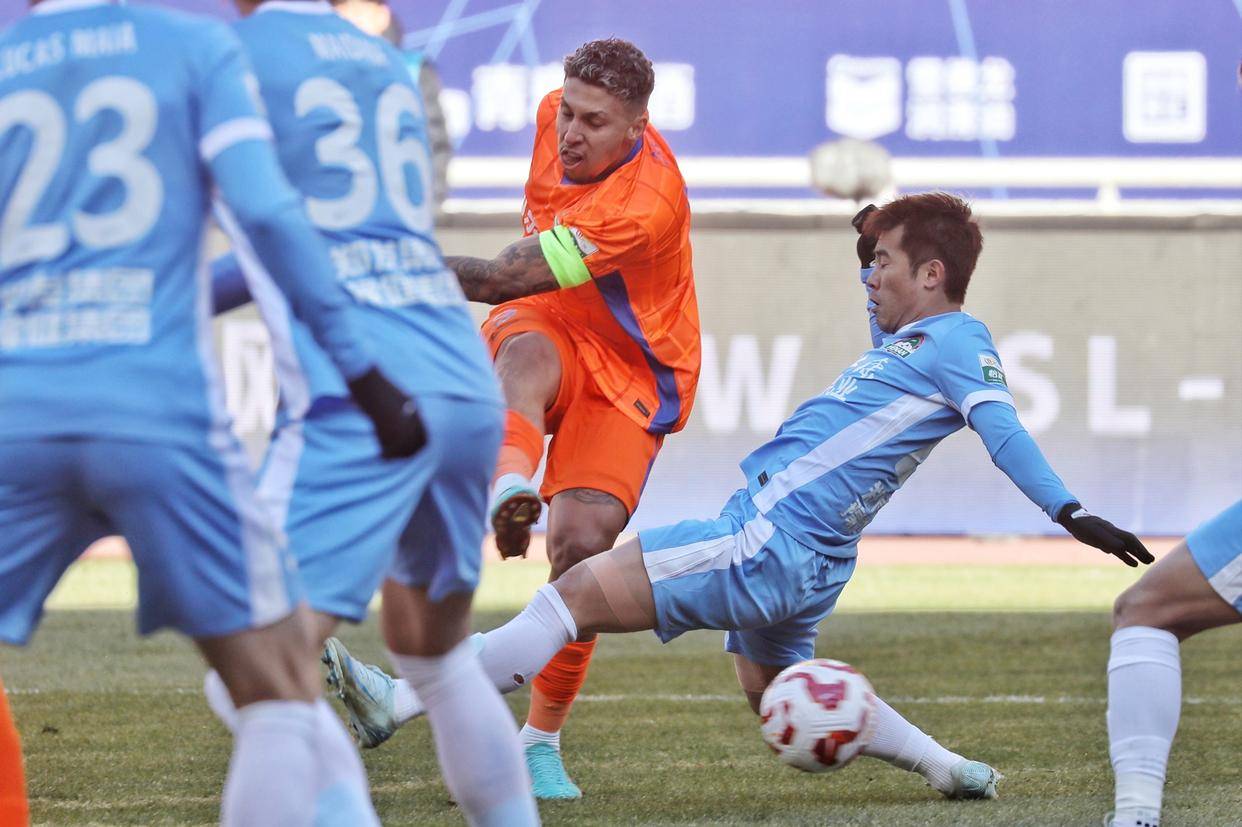 开云体育-众多球迷热情助威，扩大篮球比赛影响力的简单介绍