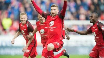 甘冈主场斩获三分，稳固保级前景