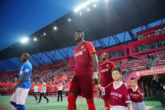 开云下载-河北华夏幸福主场作战，努力保持连胜势头