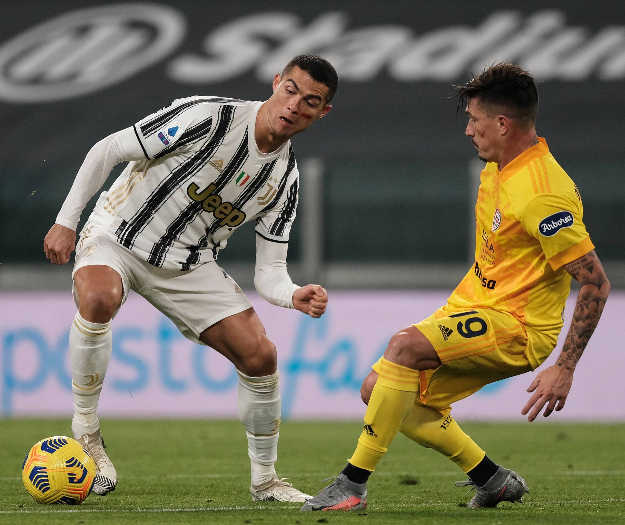 开云体育入口-格拉纳达主场惨败，陷入保级泥潭