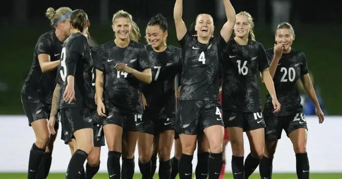 包含泰国女足险胜加拿大，收获宝贵分的词条