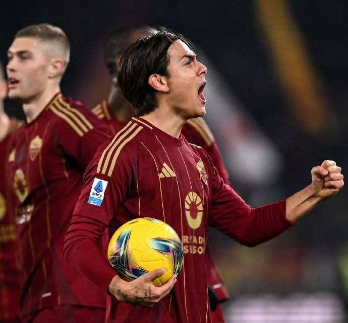 那不勒斯球员技术精湛，赢得观众喝彩的简单介绍