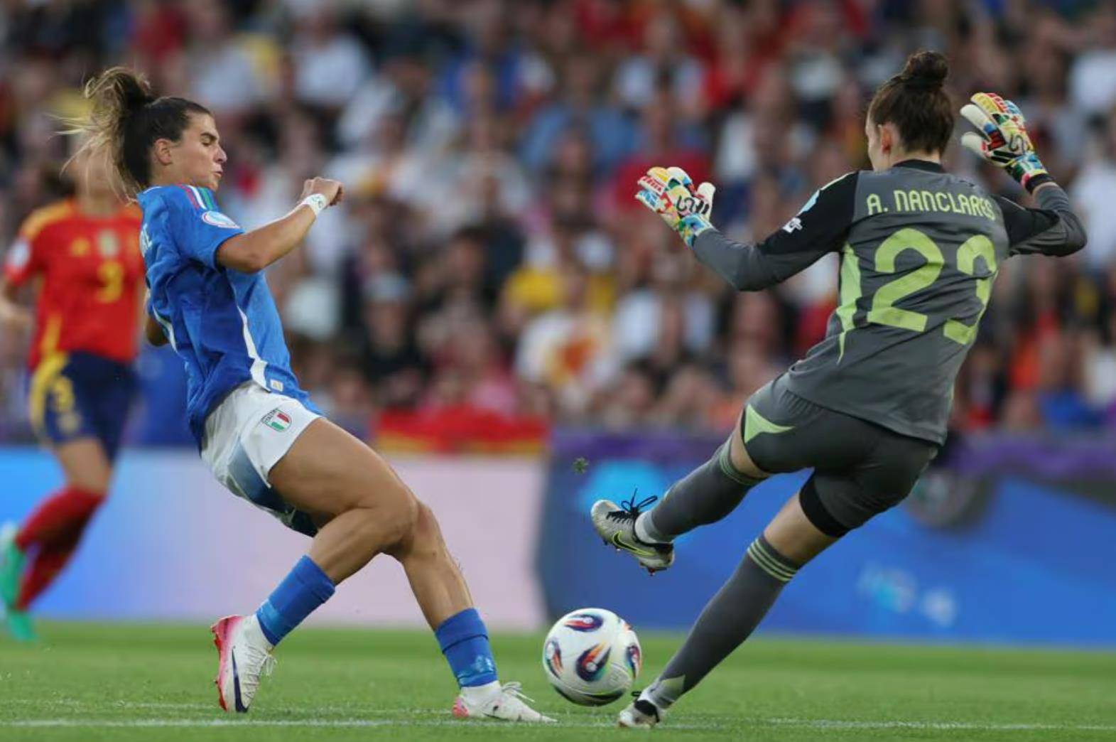 包含西班牙队连胜晋级欧预赛淘汰赛的词条