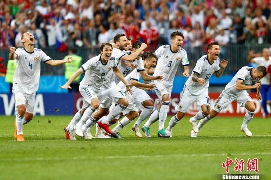 西班牙力克丹麦，继续领跑大局