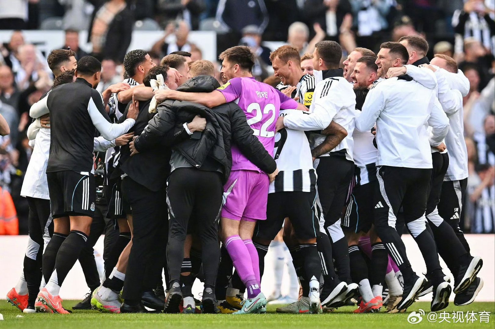 开云下载-欧预赛精彩继续，球场上紧张刺激