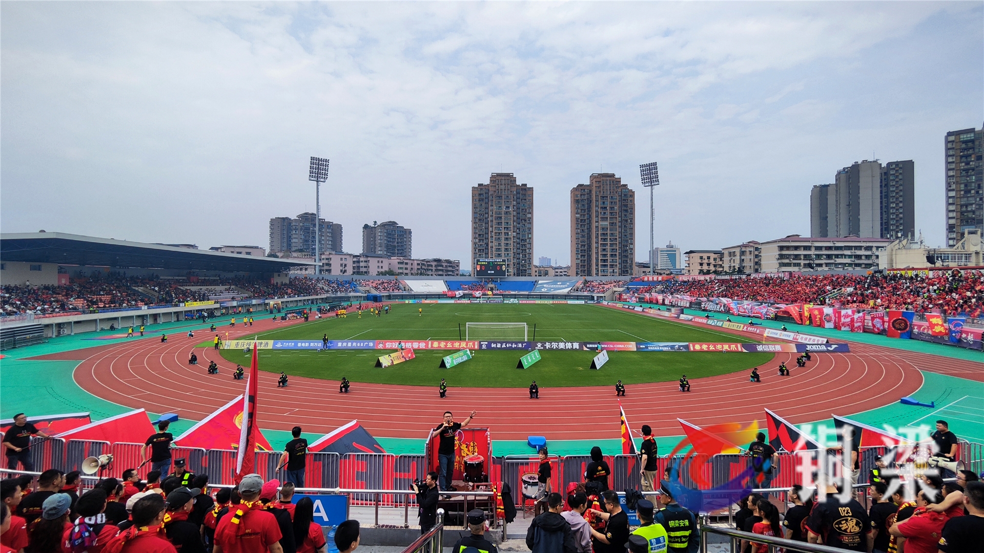 重庆当代客场抢分，稳固积分榜位置