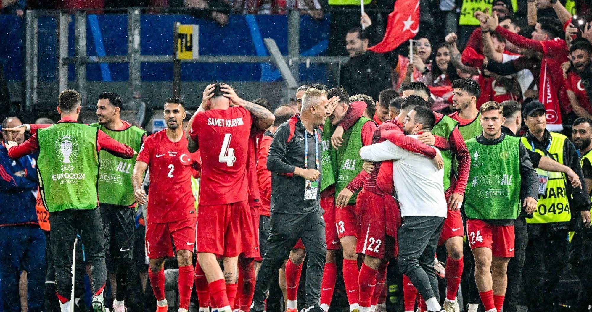 瑞士队在欧锦赛比赛中实现巨大逆袭，晋级