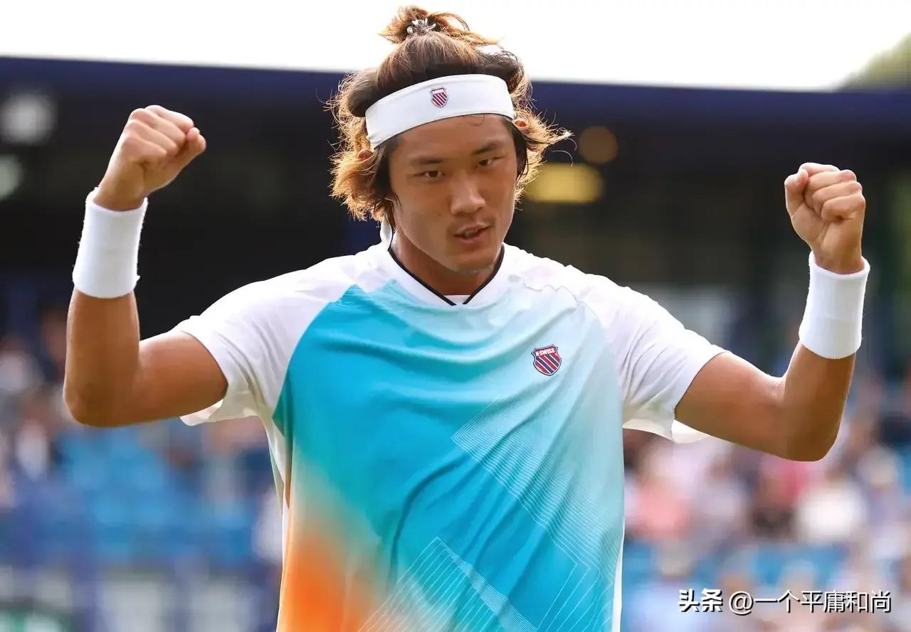 开云平台-V5鏖战KT，Clid开启传奇时刻强强对话四强赛，留下经典瞬间