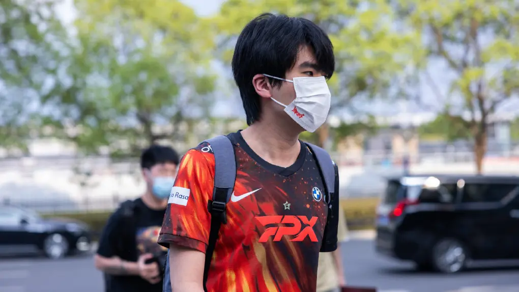 FLY绝杀T1，Clid团战一打五焦点之战八强赛，让粉丝疯狂欢呼的简单介绍