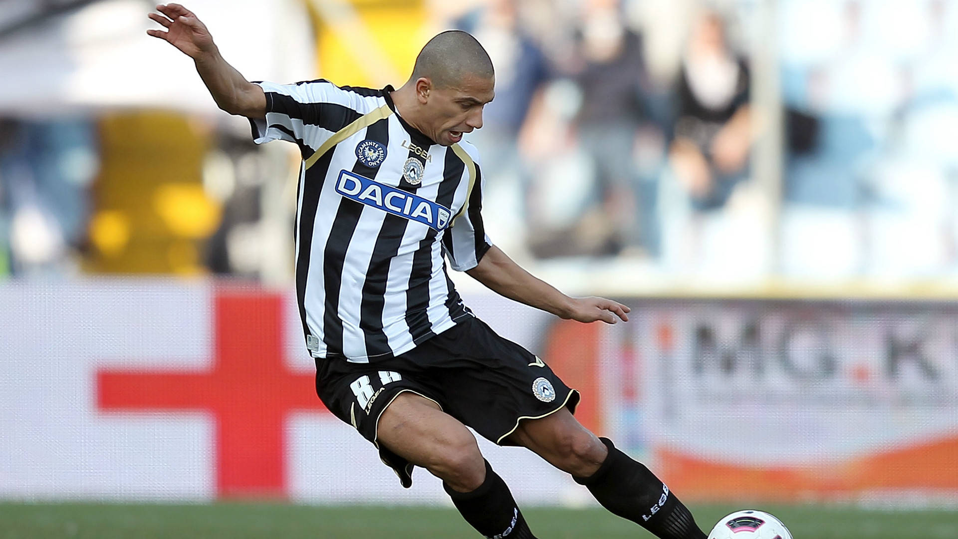 乌迪内斯负于佛罗伦萨：保级形势岌岌可危