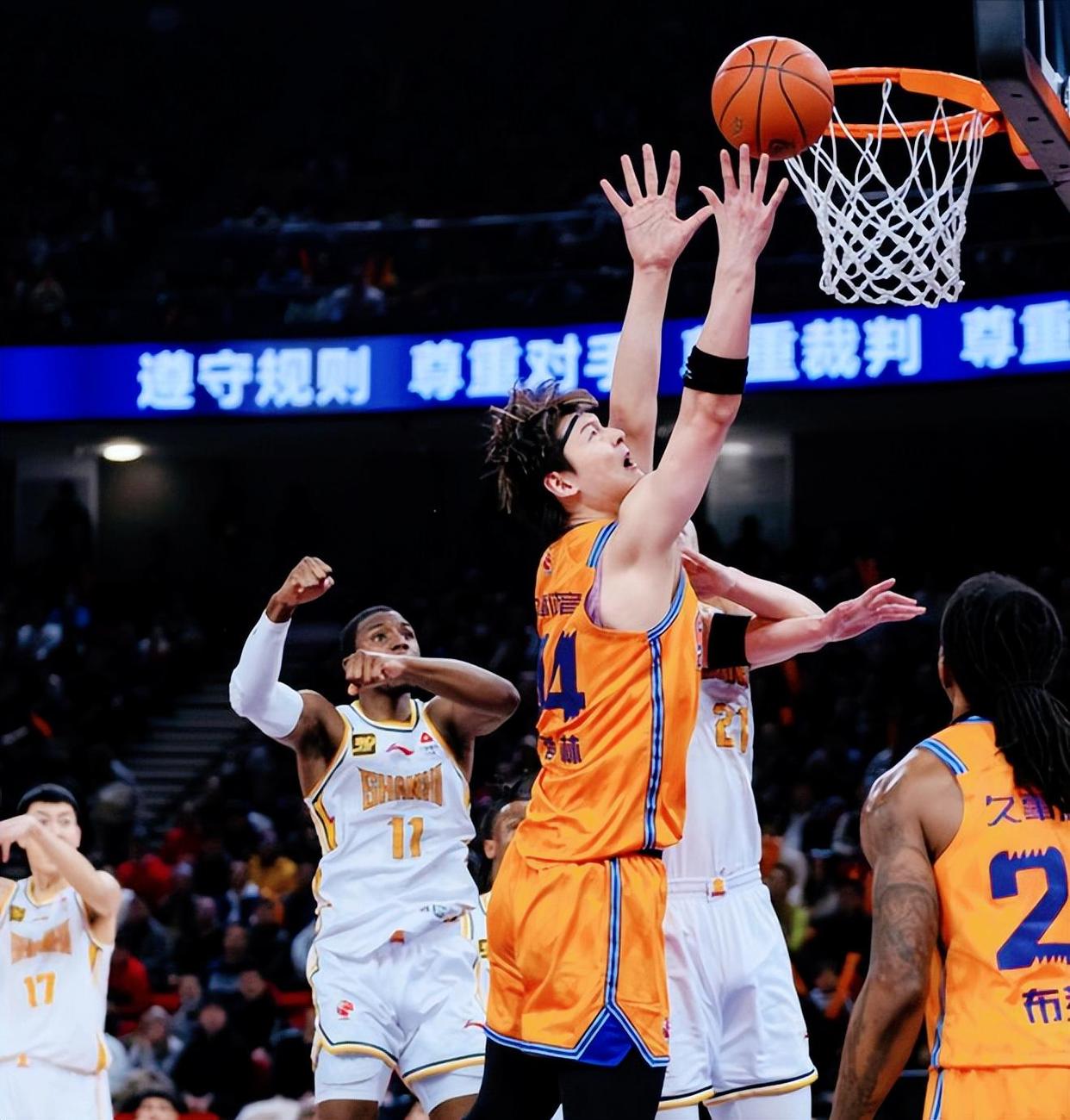 联赛中新赛季的黑马球队浮出水面