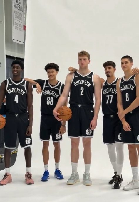 尼克斯击败篮网在纽约站稳脚跟迈向胜利