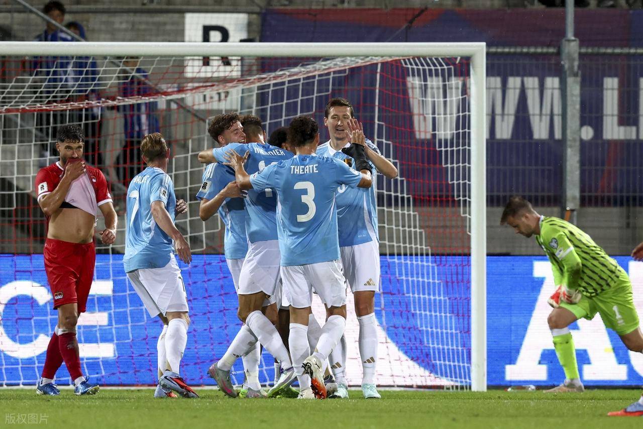 荷兰大胜德国，晋级欧预赛半决赛的简单介绍