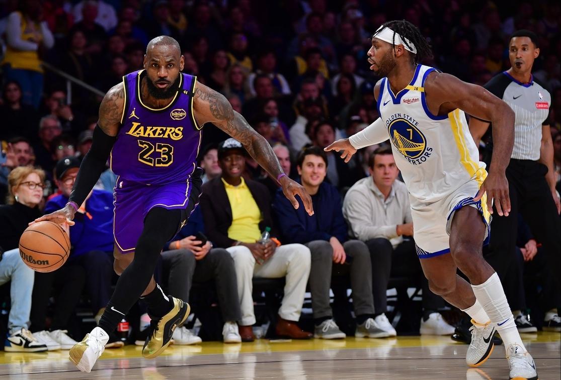 湖人球员表现出色，带领球队取得胜利